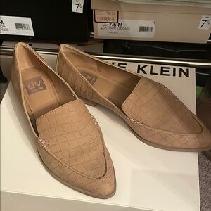 DV Tan Crocodile Pattern Loafers